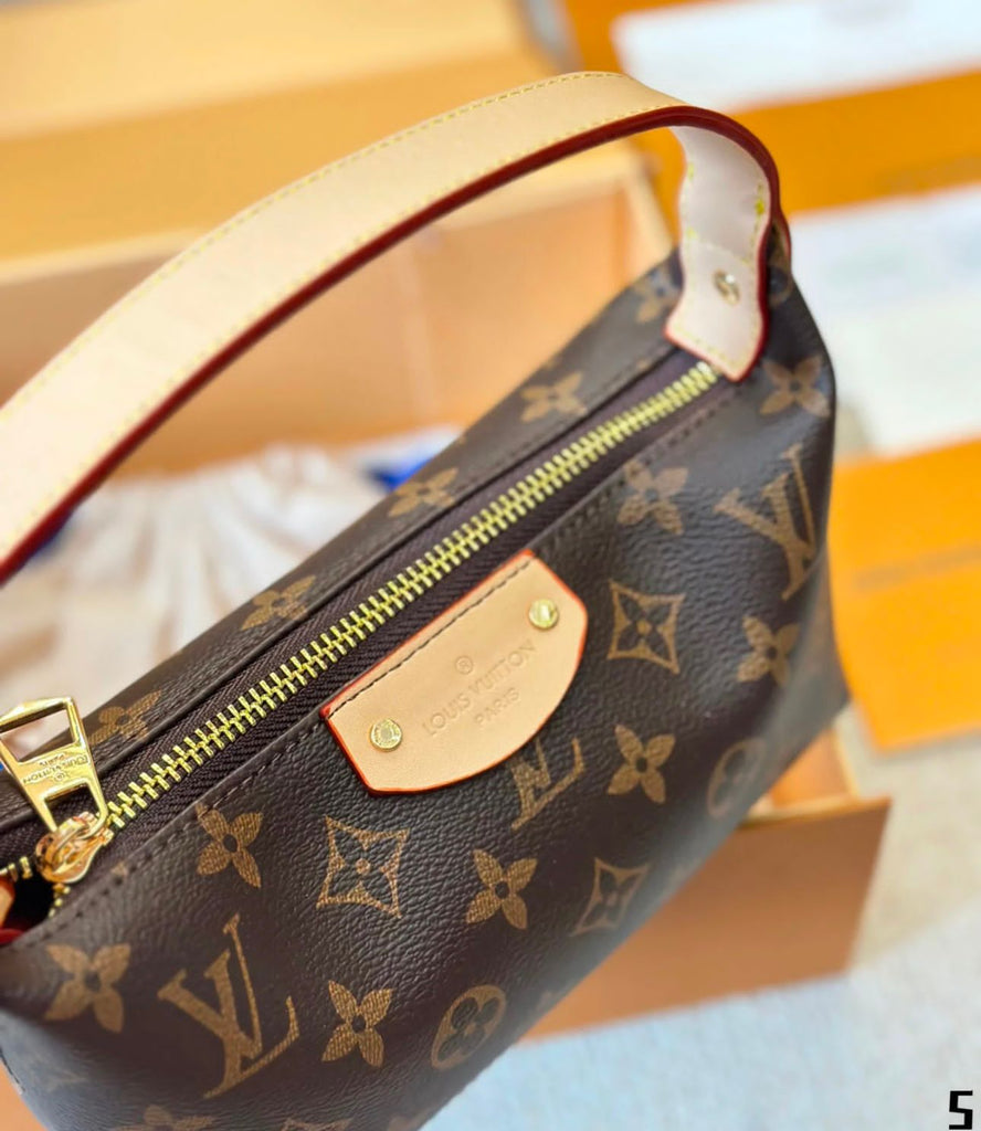 Louis Vuitton Easy Pouch